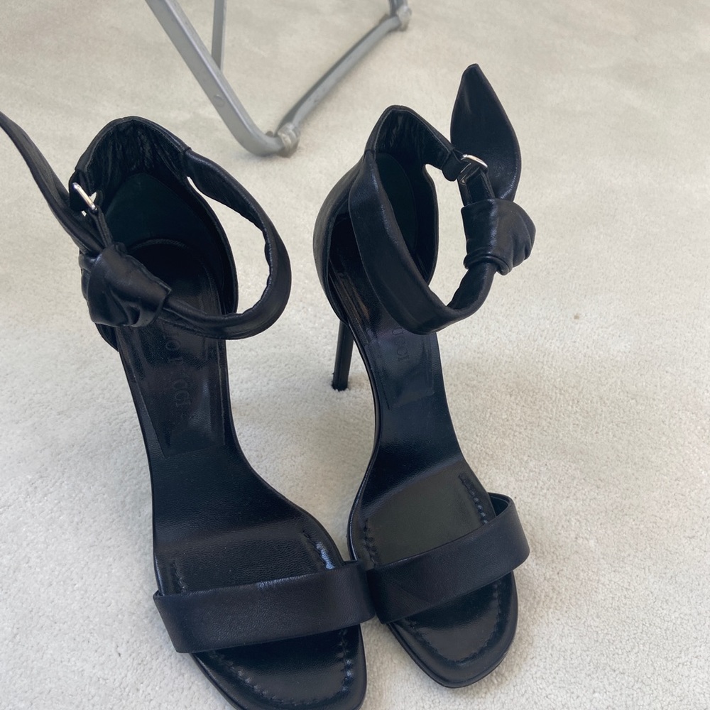 Emilio Pucci Black Leather Sandals size 38